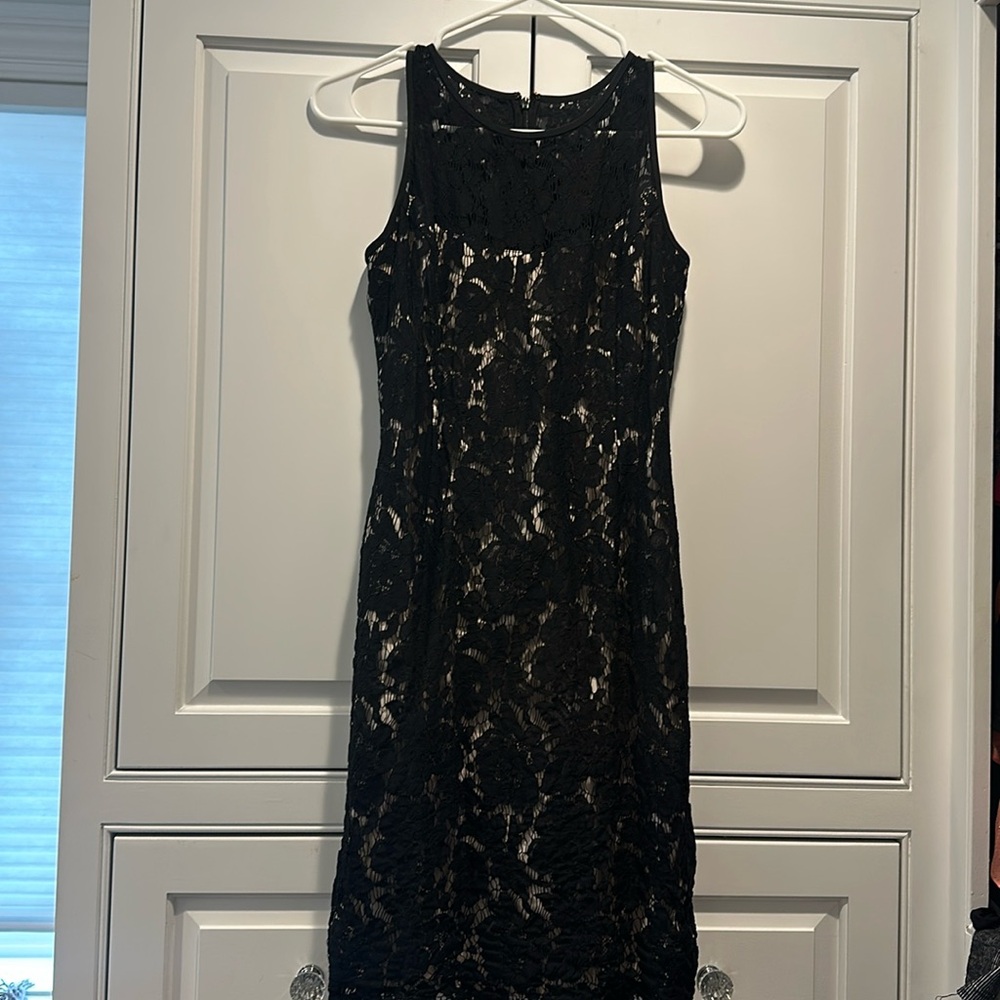 White House Black Market Size 2